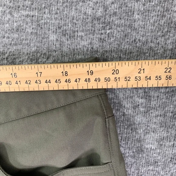 Vuori Meta Pants Men 38x29 Green Chino Trousers Performance Modern - Picture 8 of 14